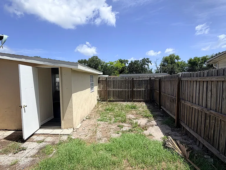 7912 W Paris St — Photo 13