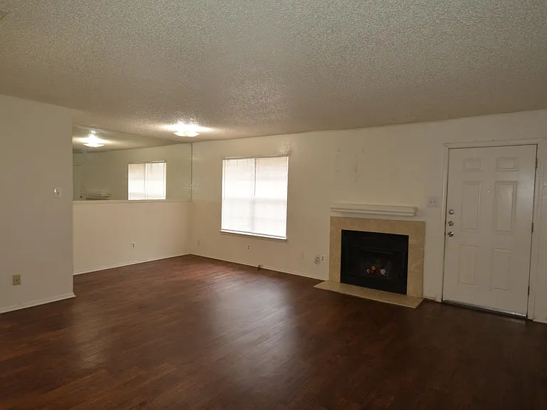 606 Starlinda Ct #B — Photo 17
