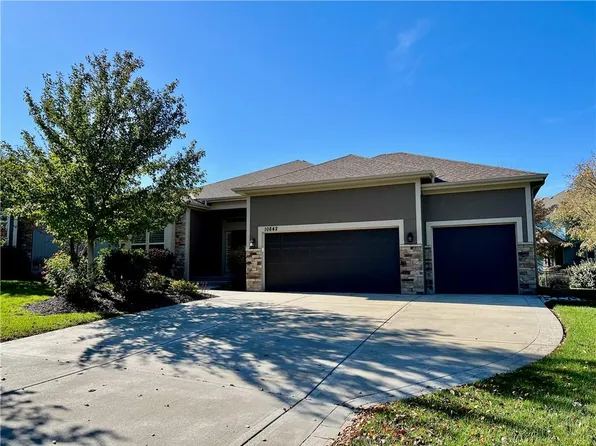 10842 S Theden St, Olathe, KS 66061