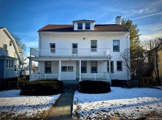 152 Sutton Manor Rd, New Rochelle, NY 10801