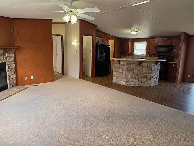 1617 E Brazos St — Photo 2