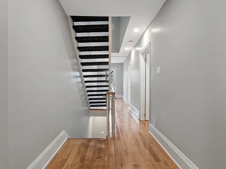 447 Green Ave — Photo 7