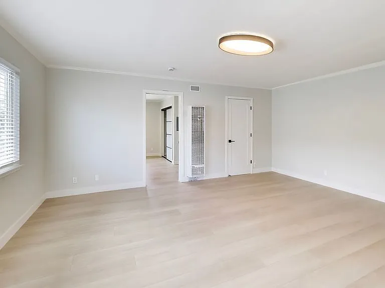 1249 Oak Grove Ave #3 — Photo 5