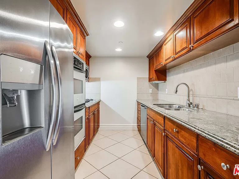 8610 Chalmers Dr #302 — Photo 5