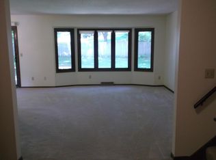 12716 Country View Ln, Burnsville, MN 55337