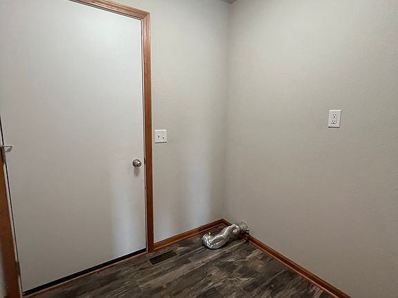 2nd image of 7273 Pleasant View Dr