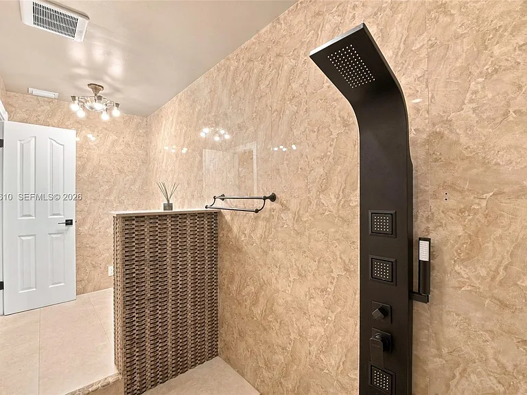 821 Ramblewood Dr — Photo 28