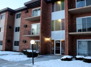4137 W 97th Pl, Oak Lawn, IL 60453