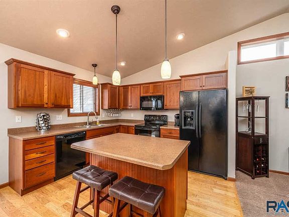 5th image of 406 Cottonwood Dr