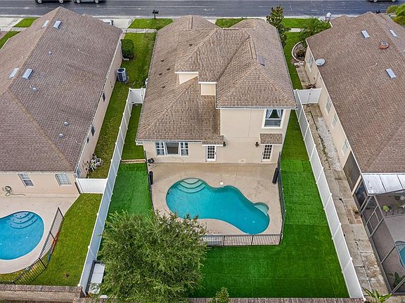 5th image of 2218 Stone Lake Ct