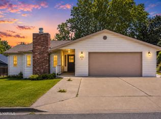 305 N 37th Ave, Yakima, WA 98902