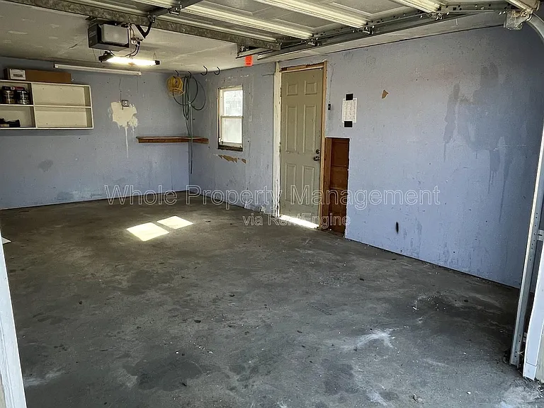 4360 Saint Paul St — Photo 28