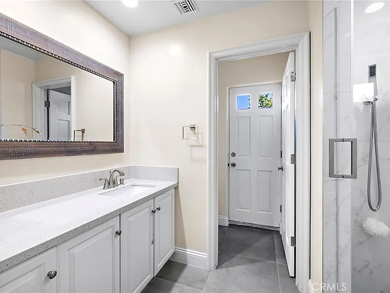 33801 Blessington Ln — Photo 17