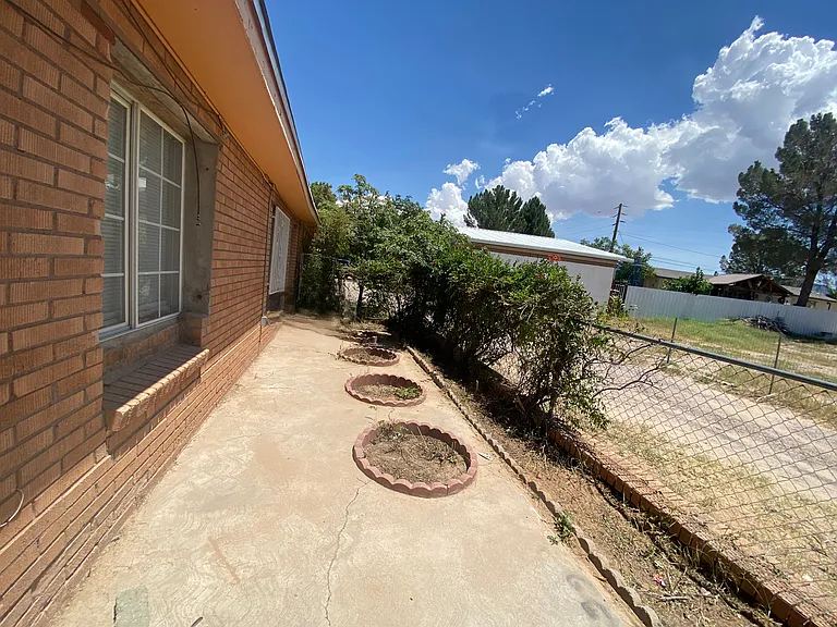 209 Easy Way — Photo 5