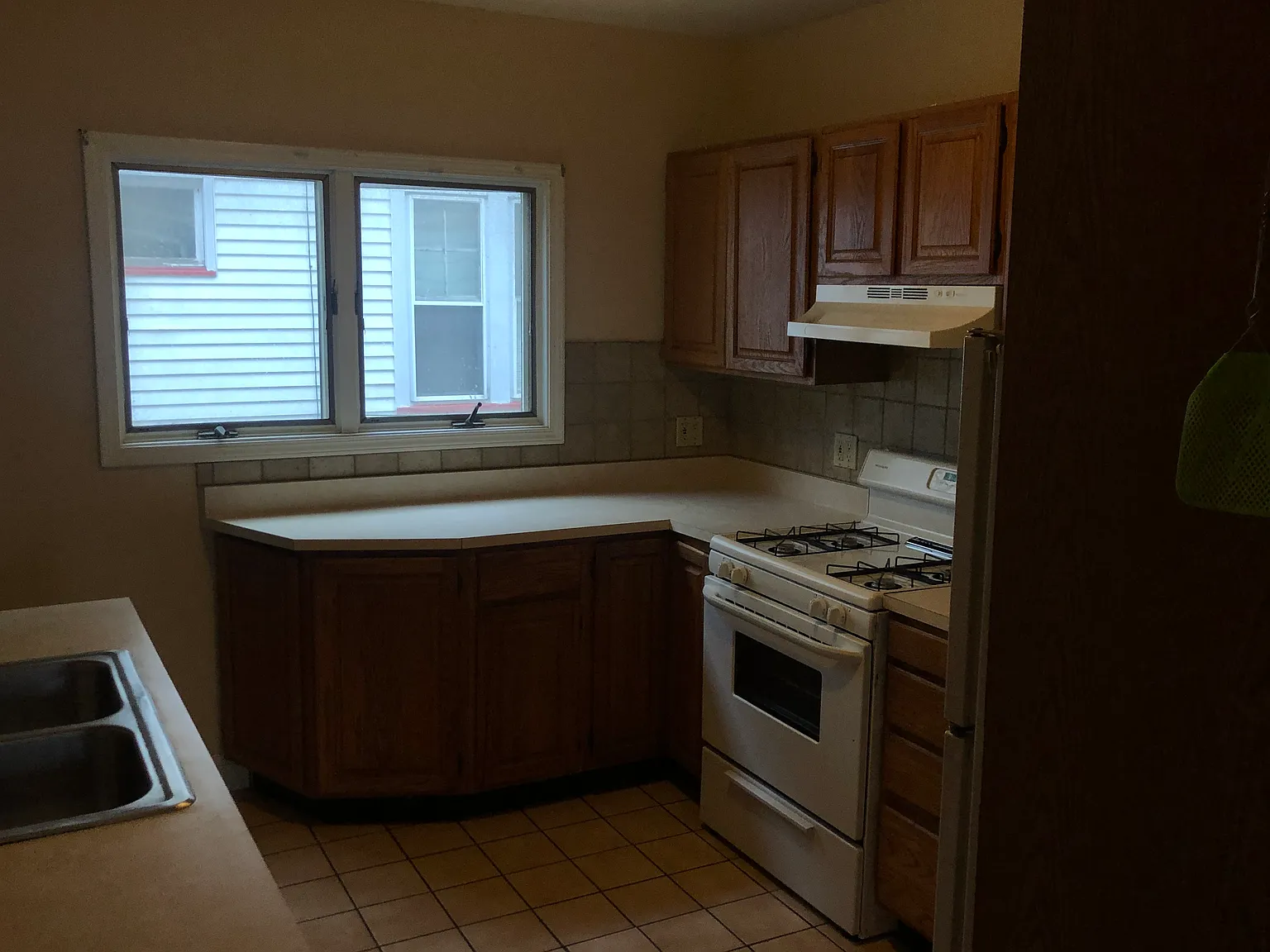 3 bed, 1100 sqft, $1,500 — Photo 2