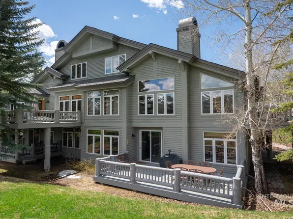 4513 Legends Condo Dr, Sun Valley, ID 83353