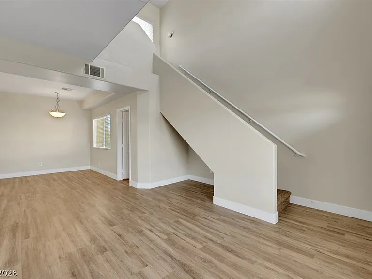 502 Birdseye St — Photo 3