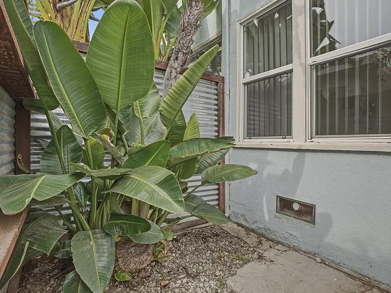 2317-2321 Ocean Park Blvd — Photo 25