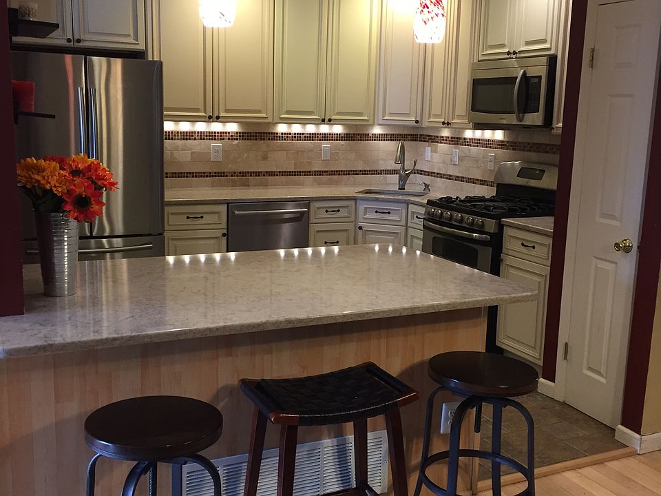 2nd image of 1307 Park Pl