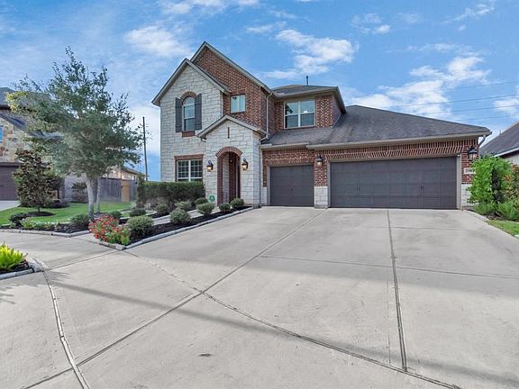 3rd image of 2627 Lazy Vine Ln