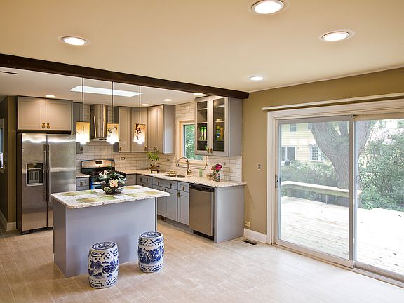 5th image of 77 Brantwood Ave
