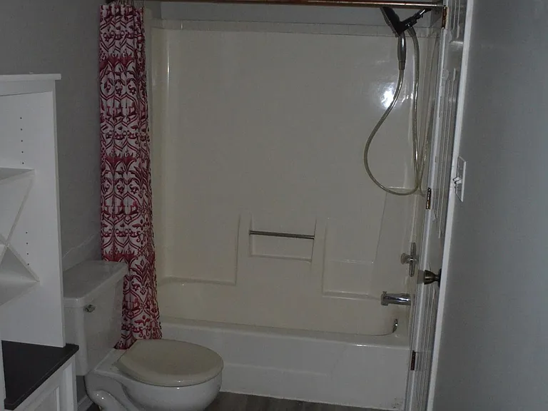 Full Bath with Master bedroom entry and hallway entry