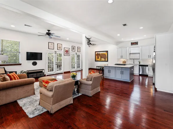 415 W 8th St, Houston, TX 77007