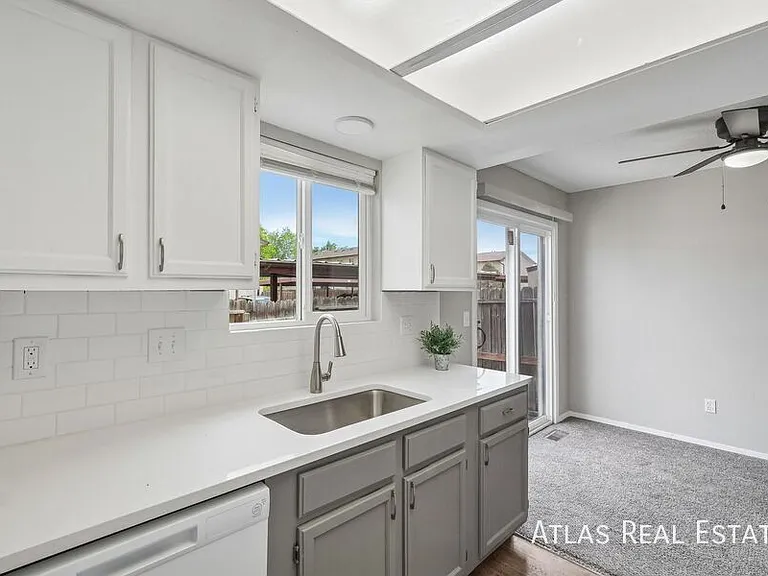 3027 Starlight Cir — Photo 17