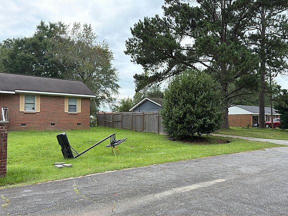 3rd image of 107 Crestview Dr