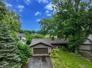 188 Lake Front Dr, Akron, OH 44319