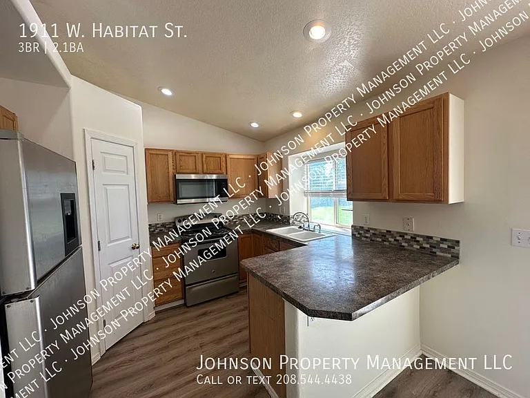 1911 W Habitat St — Photo 3