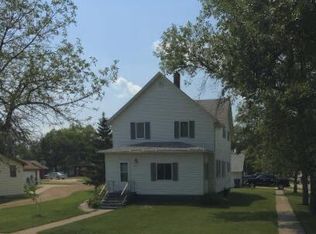 103 3rd St SE, Hillsboro, ND 58045