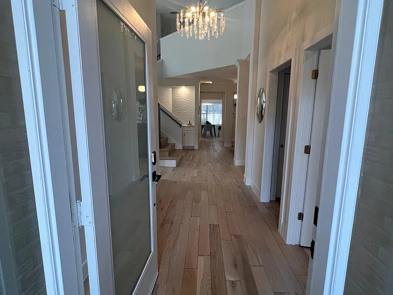 3914 Latimer Dr — Photo 2