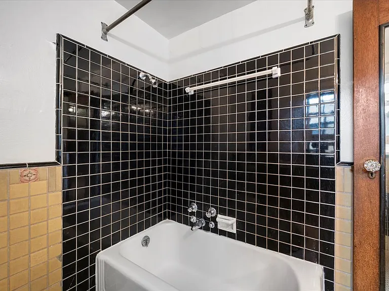 342 S Highland Ave #11B — Photo 9