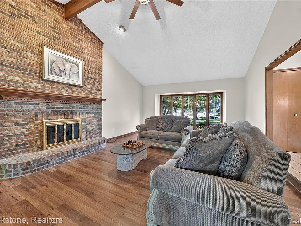 11390 Silverlake Ct, photo 8