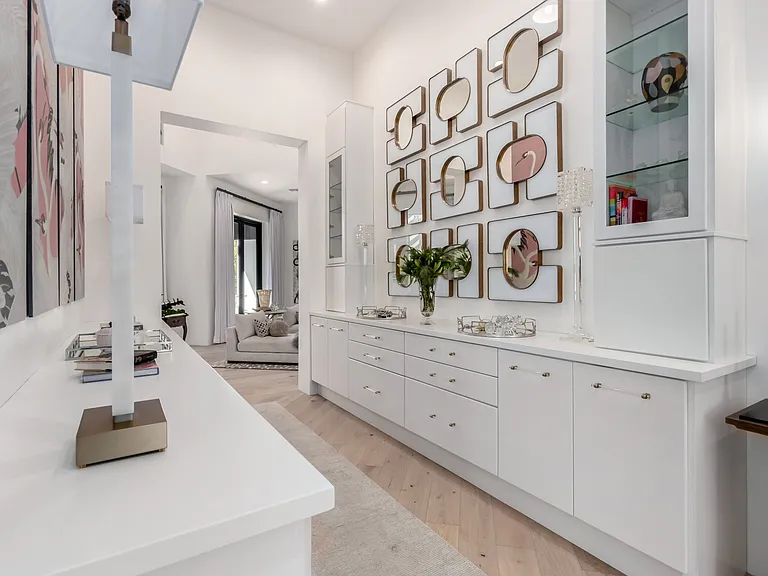 N 65th Pl — Photo 19