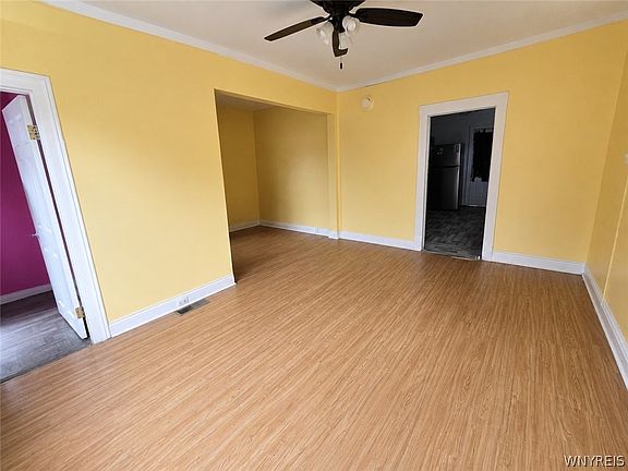 4th image of 10 Grimes St