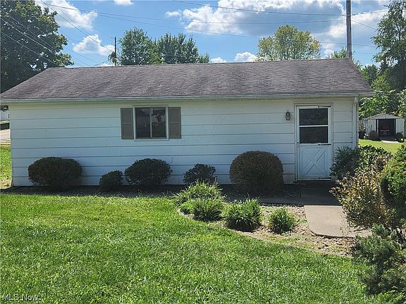 2nd image of 467 Island View Dr