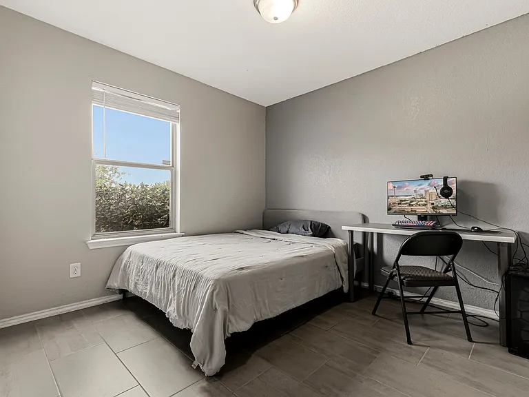 20803 Cape Coral — Photo 17
