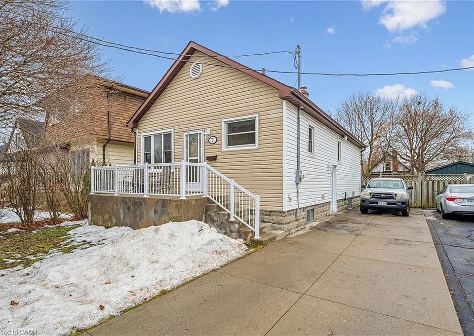 1st image of 7 Elmwood Ave