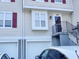 697 Stable Gate Ln, Florence, KY 41042