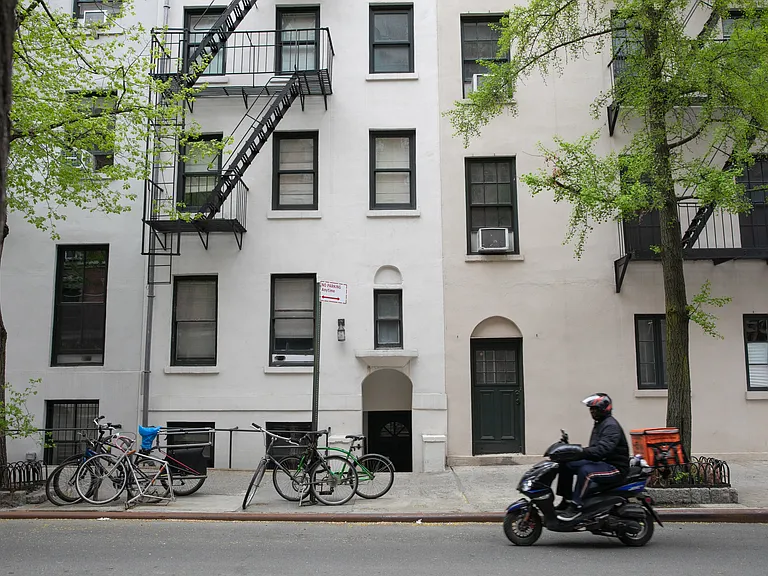 118 Perry St #J41 — Photo 1