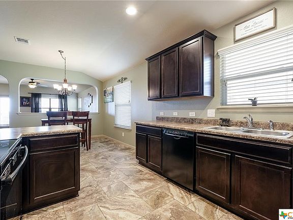 4th image of 766 Wolfeton Way