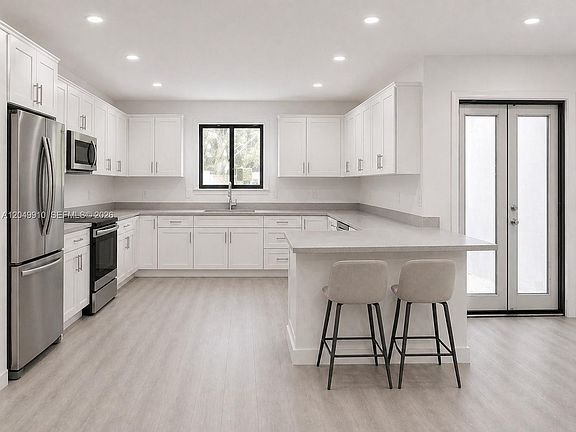 4th image of 433 NW 40th Court 3 4 #1-2-5