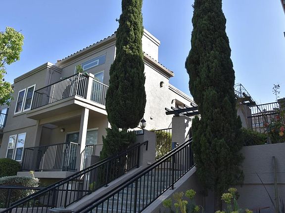 2nd image of 617 Woodside Way APT B