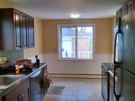2nd image of 1944 Bruce Ln