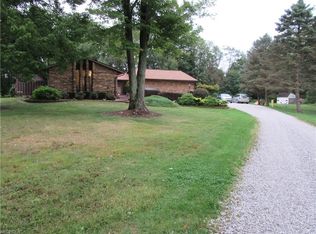 3027 Long Rd, Akron, OH 44312