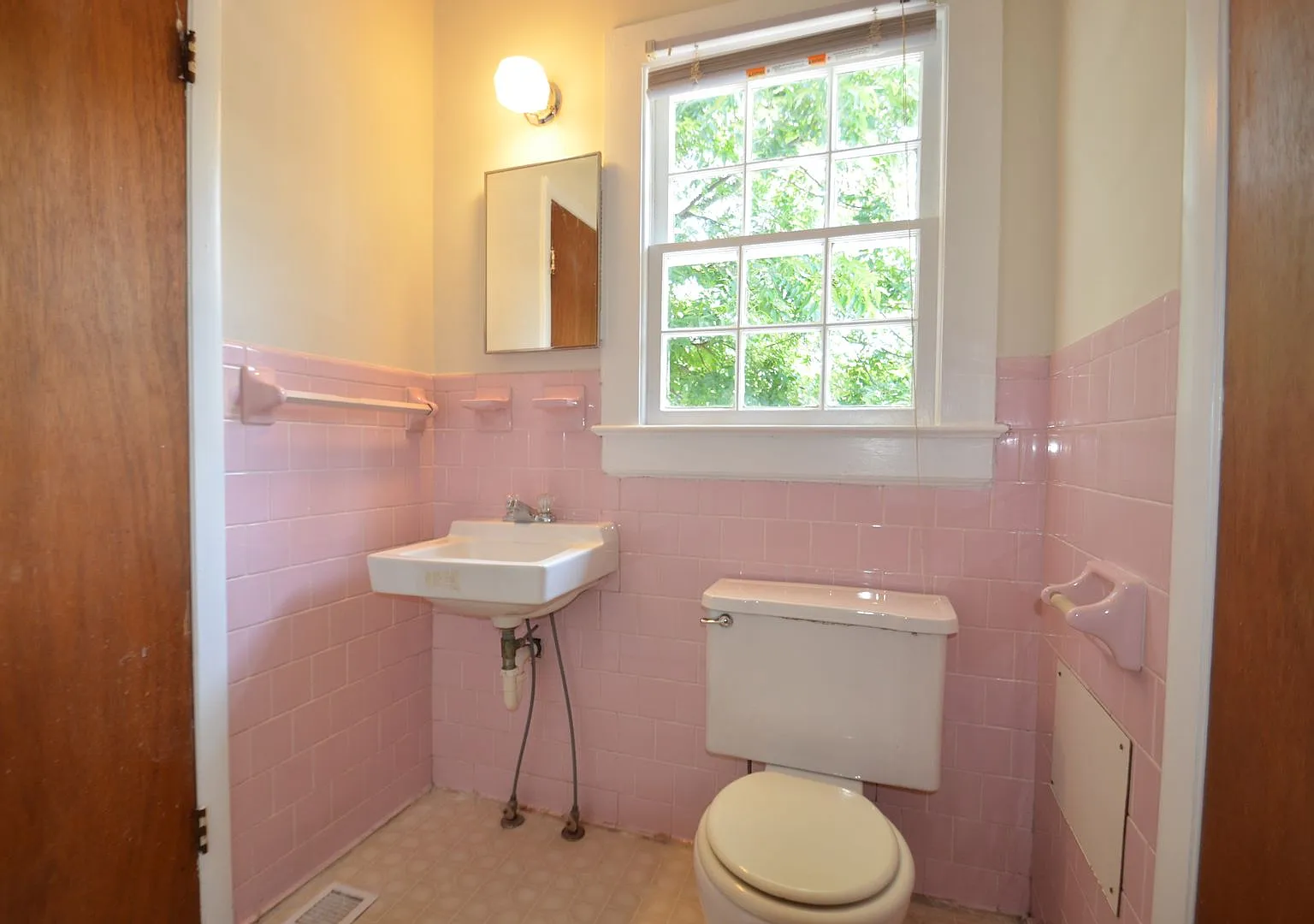 Newly Updated 2-Bedroom, 2-Bath Home with Sunroom & Bonus den connected to Primary — Photo 3