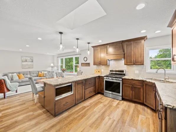 26953 Foxboro Ave, Wyoming, MN 55092