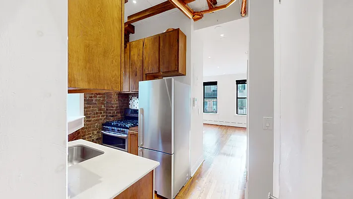 Sold by Green Line Realty | media 6